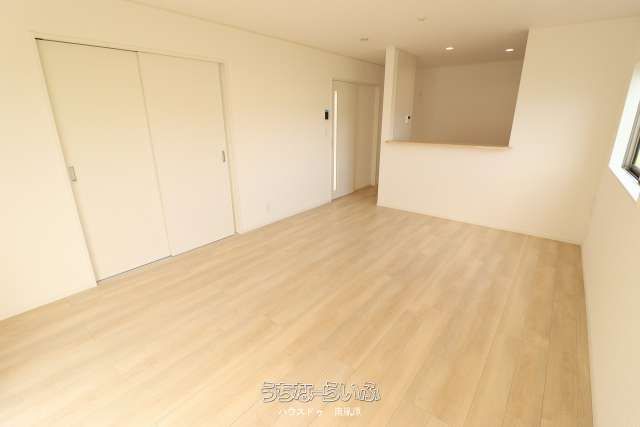 New 2026 4LDK House with 4 Car Parks in Nanjo City, Okinawa - Thumbnail 4