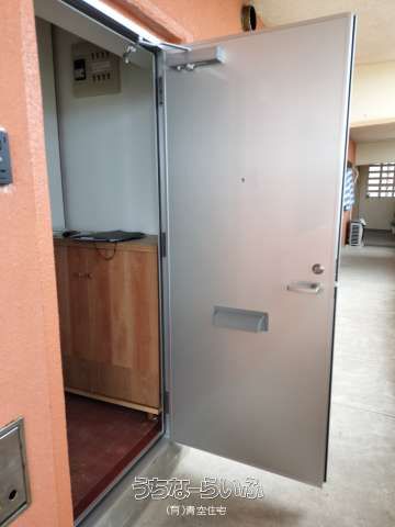 Kozakoporasu 603: 3DK Apartment for Rent in Okinawa City - Thumbnail 4