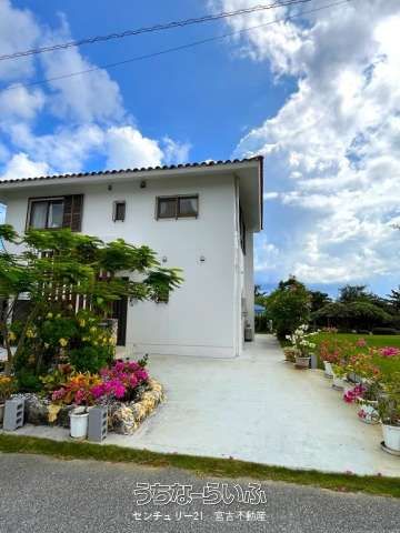 Ocean View 2LDK Villa in Miyakojima Resort with Large Garden - Thumbnail 4