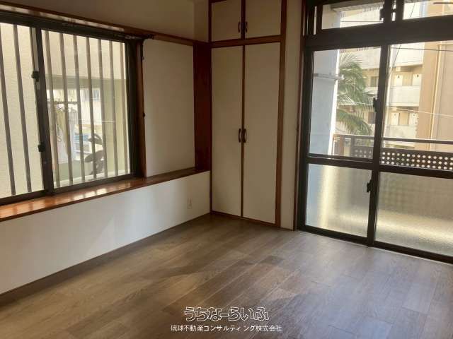 Renovated 1LDK Apartment for Rent in Central Naha, Okinawa - Thumbnail 4