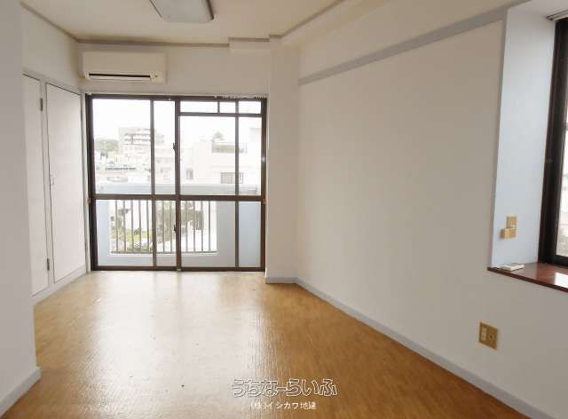 Hitsu Akane 302: 1R Apartment with Sea View in Ginowan, Okinawa - Thumbnail 3