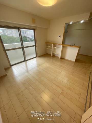 2LDK Apartment for Rent in Okinawa City, No Deposit - Thumbnail 4