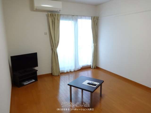 Leopalace Miyarabi 203 Rental Apartment in Yaese, Okinawa - Thumbnail 3