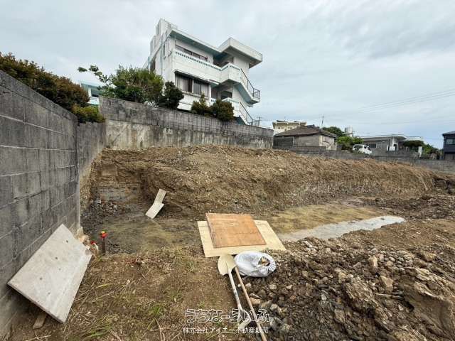 299.86 sqm Land Plot in Uruma, Okinawa with Retaining Wall Construction - Thumbnail 2