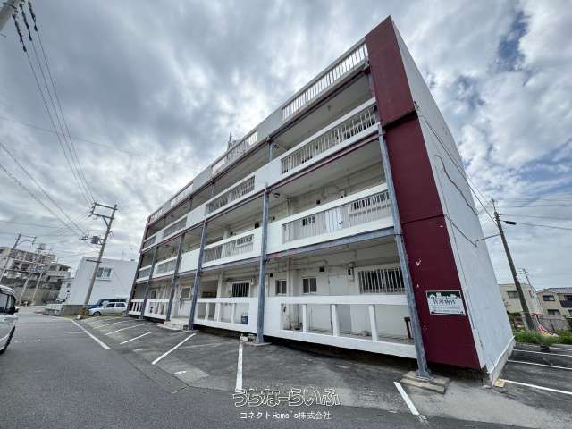 Miyagi Apartment 302: Refurbished 2DK for Rent in Ginowan, Okinawa - Thumbnail 2