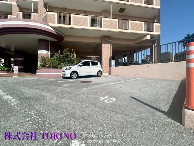 Sazan Palace Mansion Urasoe Minatogawa 2nd Building 3LDK for Sale - Thumbnail 2