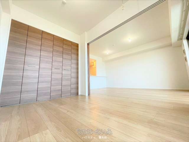 Ocean View 2LDK Apartment in Tomigusuku, Okinawa - Thumbnail 4