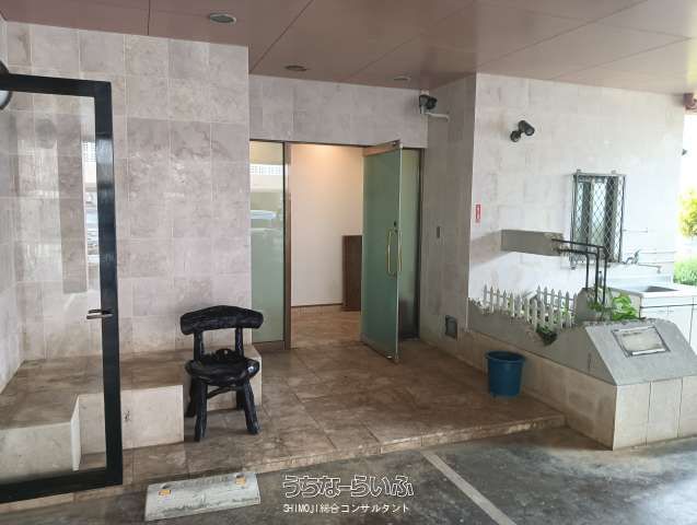 Chatan 4SLDK House with Shop Space | 128.5 Tsubo Land - Thumbnail 3