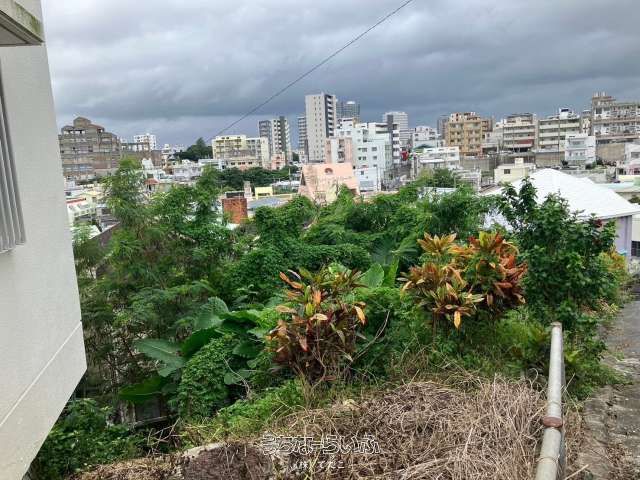 Sloping Residential Land Plot for Sale in Naha City, Okinawa - Thumbnail 4