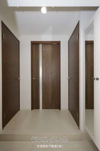 Modern 1LDK Apartment in Naha, Okinawa - No Guarantor Required - Thumbnail 3