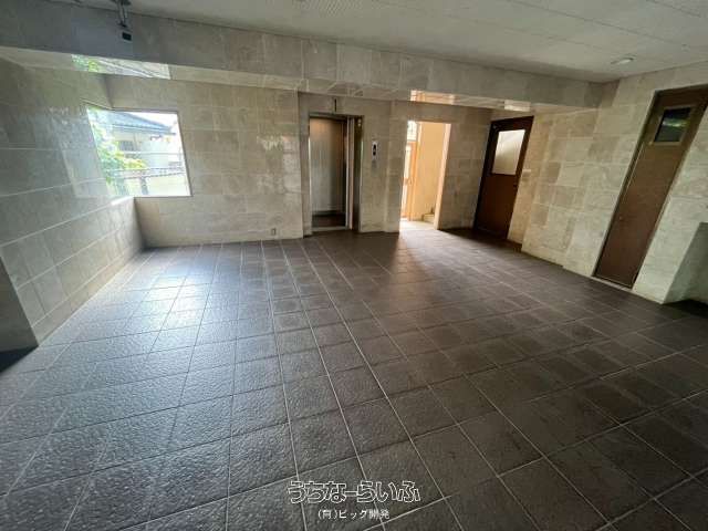 Gold Castle Urasoe 606 3LDK Apartment for Sale in Okinawa - Thumbnail 3