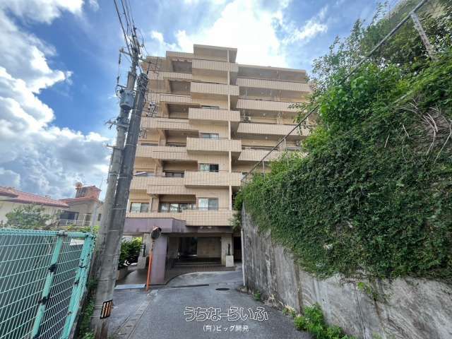 Gold Castle Urasoe 606 3LDK Apartment for Sale in Okinawa - Thumbnail 2