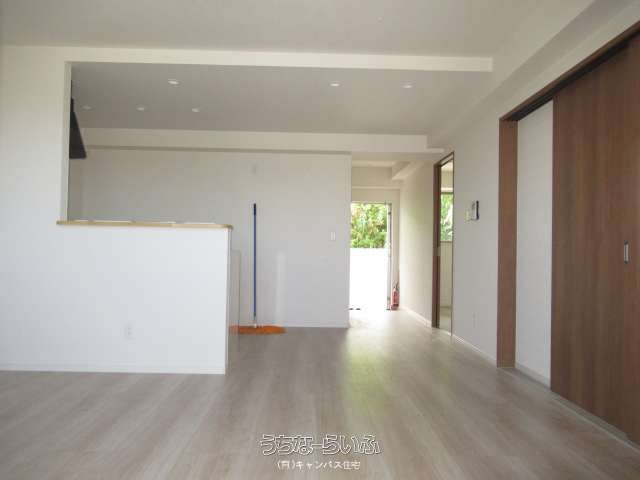 New Pet-Friendly 2LDK Apartment for Rent in Nakagusuku, Okinawa - Thumbnail 4