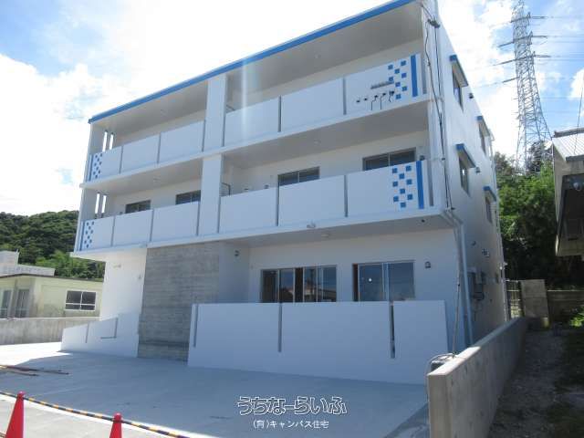 New Pet-Friendly 2LDK Apartment for Rent in Nakagusuku, Okinawa - Thumbnail 2