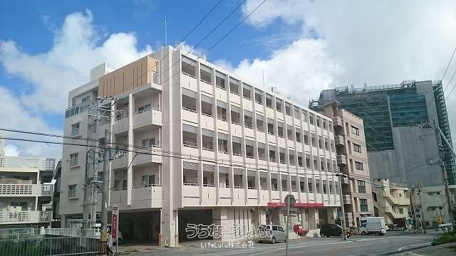 Sunhills Tsuboya 301: 1K Apartment for Rent in Naha, Okinawa - Thumbnail 2