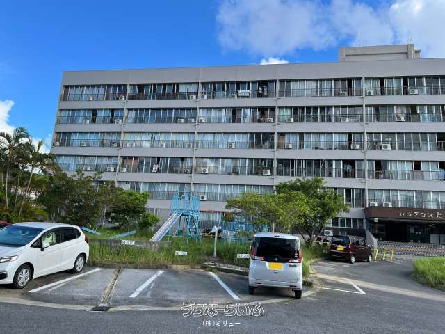 2LDK Apartment with Extended Balcony Space in Urasoe, Okinawa - Thumbnail 2