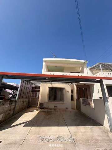 Spacious 3LDK House for Sale in Chatan, Okinawa - Thumbnail 2