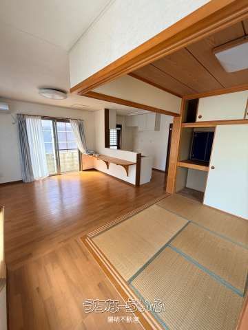 Spacious 3LDK House for Sale in Chatan, Okinawa - Thumbnail 3