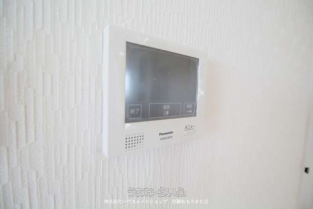 3LDK Pet-Friendly Apartment for Rent in Okinawa City - Thumbnail 2