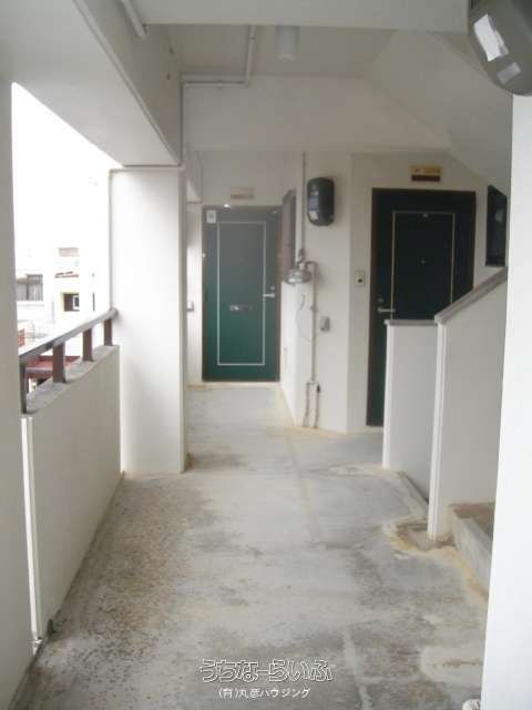 1K Apartment for Rent in Naha City, Okinawa - No Key Money - Thumbnail 3