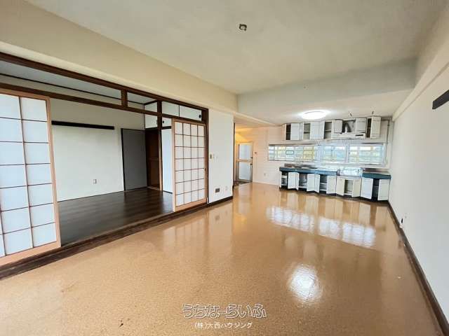 Deigo Mansion 203: Ocean View 2LDK Apartment in Kitakagusuku - Thumbnail 3