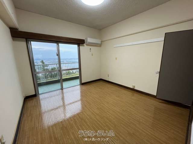 Deigo Mansion 203: Ocean View 2LDK Apartment in Kitakagusuku - Thumbnail 4