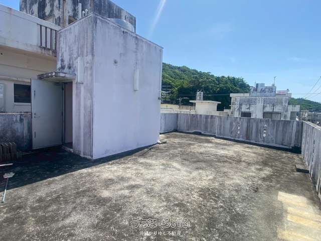Shop-Residence for Sale in Motobu, Okinawa - Near Beach & Aquarium - Thumbnail 4