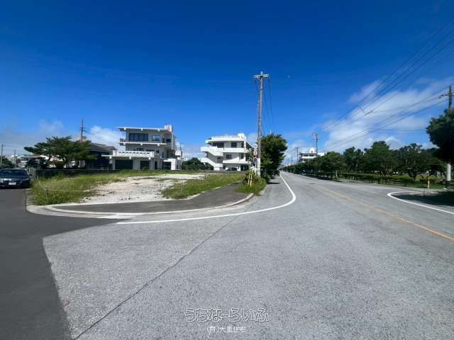 720.71㎡ Rental Land in Awase, Okinawa City - Ideal for Parking/Yard - Thumbnail 3