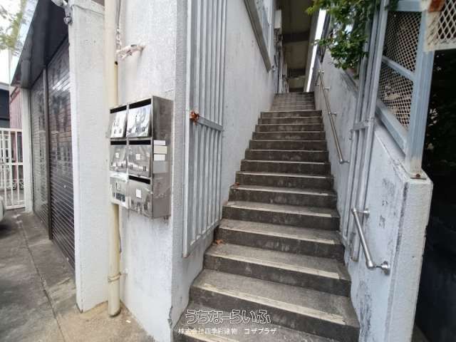 3SLDK House with Rental Income in Ginowan, Okinawa - Thumbnail 3