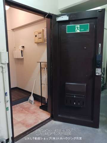 Renovated 2DK Apartment for Sale in Naha City, Okinawa - Thumbnail 2