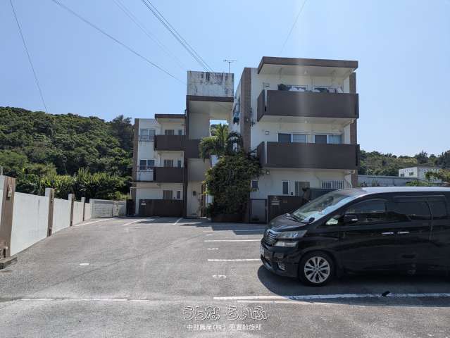 La Fleur Apartment Building for Sale in Uruma, Okinawa - Thumbnail 3