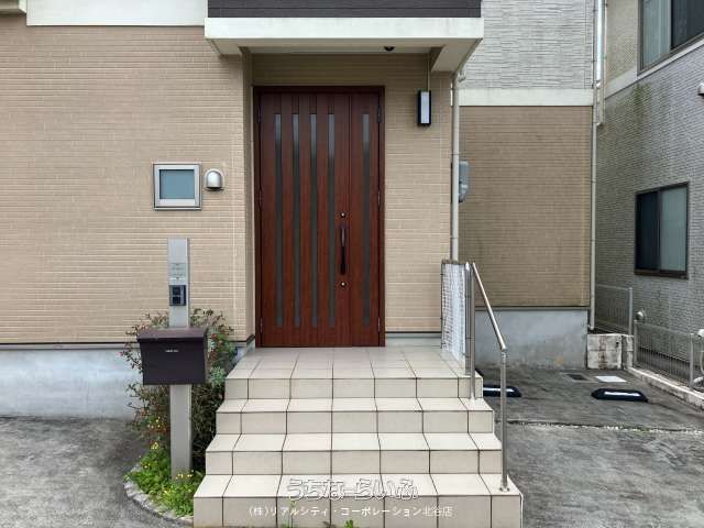 Inn Business Licensed 4LDK House for Sale in Okinawa City - Thumbnail 2