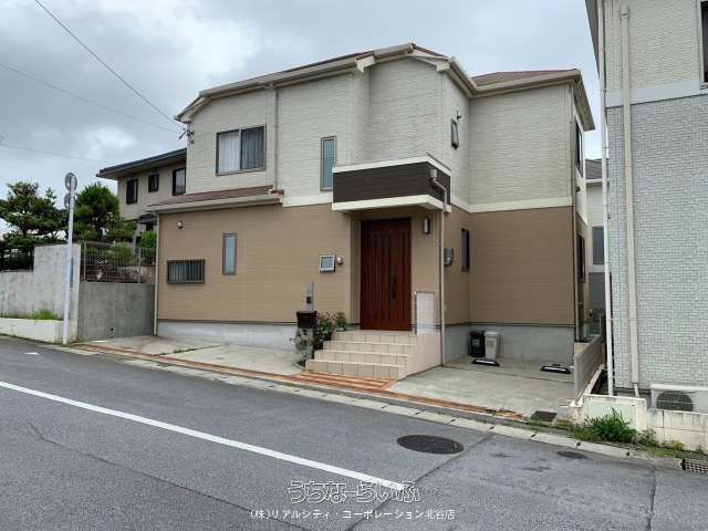 Inn Business Licensed 4LDK House for Sale in Okinawa City - Image 1