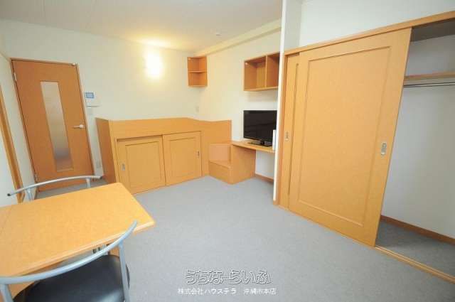 Leopalace Hanakaze 303: Furnished 1K Apartment for Rent in Chatan - Thumbnail 4