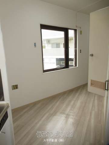 Renovated 1R Apartment in Urasoe, Okinawa with Free Internet - Thumbnail 2
