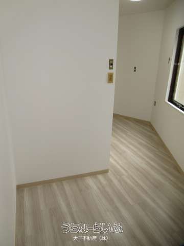 Renovated 1R Apartment in Urasoe, Okinawa with Free Internet - Thumbnail 4
