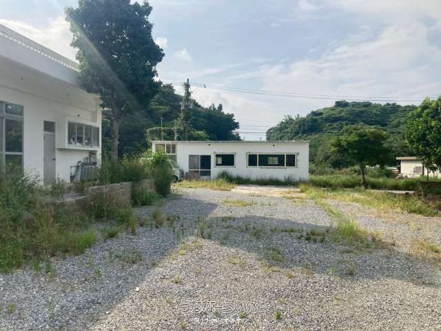 1,411.94 sqm Land with House & Warehouse for Sale in Nago, Okinawa - Thumbnail 4