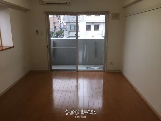 1K Apartment for Rent in Chatan, Okinawa near Araha Beach - Thumbnail 3