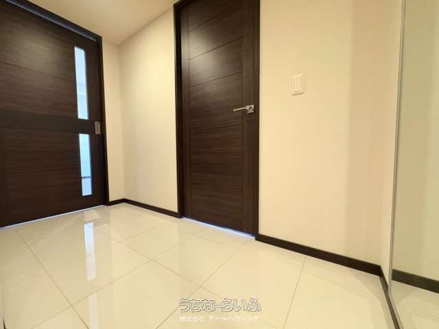 29th Floor 2LDK Apartment in Ryuk Tower The East, Naha - Thumbnail 2