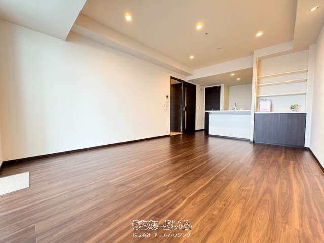 29th Floor 2LDK Apartment in Ryuk Tower The East, Naha - Thumbnail 4