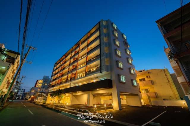 Modern 18-Unit Apartment Building for Sale in Sunabe, Chatan, Okinawa - Thumbnail 2