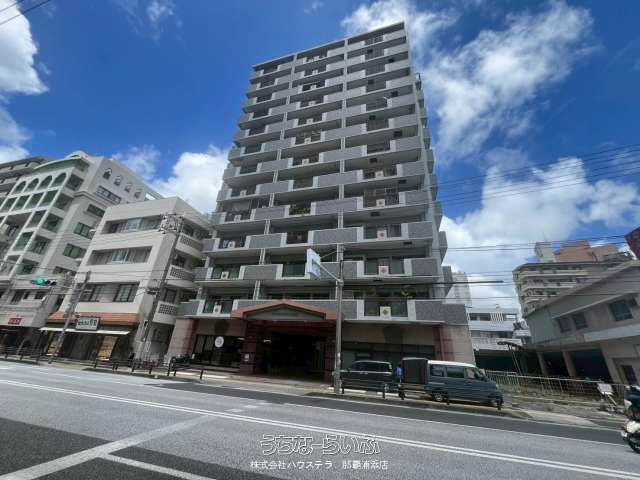 4LDK High-Rise Apartment for Sale in Naha, Okinawa - Thumbnail 2