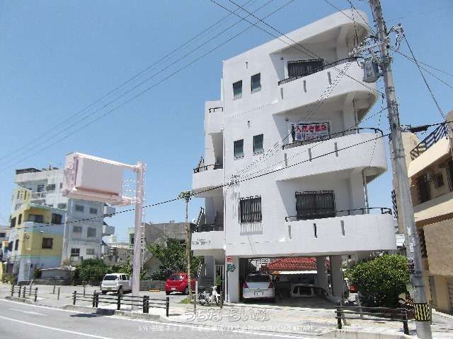 1LDK Corner Apartment for Rent in Naha, Shikina - Thumbnail 2