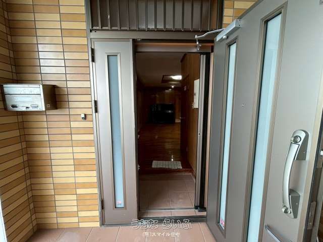4LDK Pet-Friendly Apartment for Rent in Okinawa City - Thumbnail 4