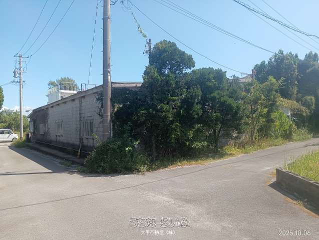Land for Sale in Nago City Okinawa with Warehouse - Thumbnail 3