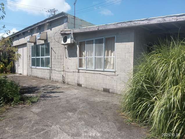 Land for Sale in Nago City Okinawa with Warehouse - Image 1