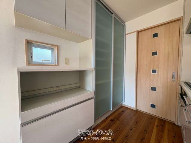Spacious 4LDK Detached House for Rent in Okinawa City - Thumbnail 4