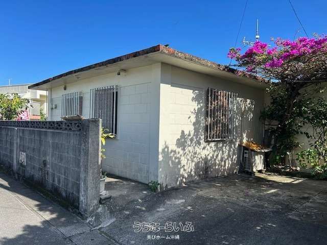 3DK Investment House for Sale in Okinawa City - Image 1