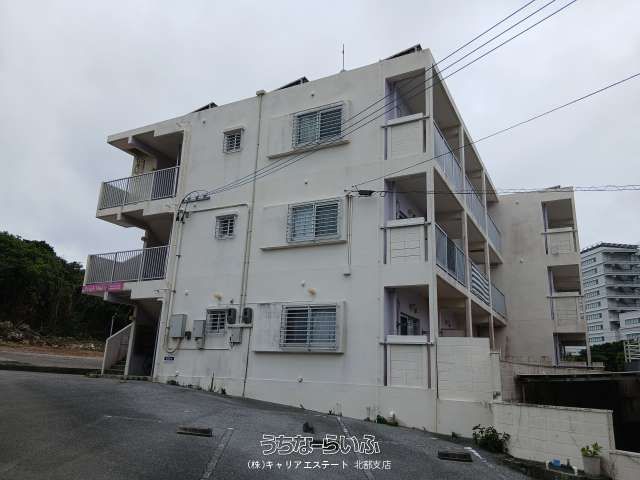 Beach House 2-D Apartment for Rent in Motobu, Okinawa - Thumbnail 3