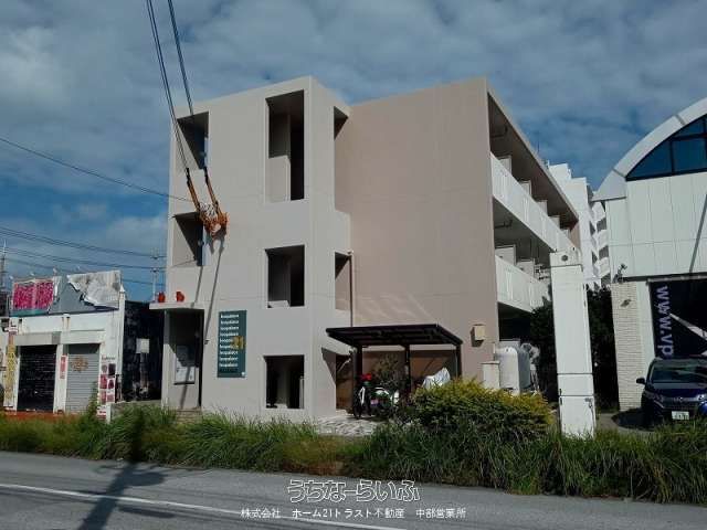 Leopalace Araha Beach 305: Furnished 1K Apartment for Rent in Chatan - Thumbnail 2
